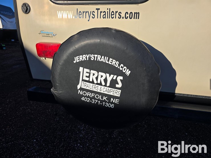 2015-keystone-bullet-272bhs-travel-trailer-image-14