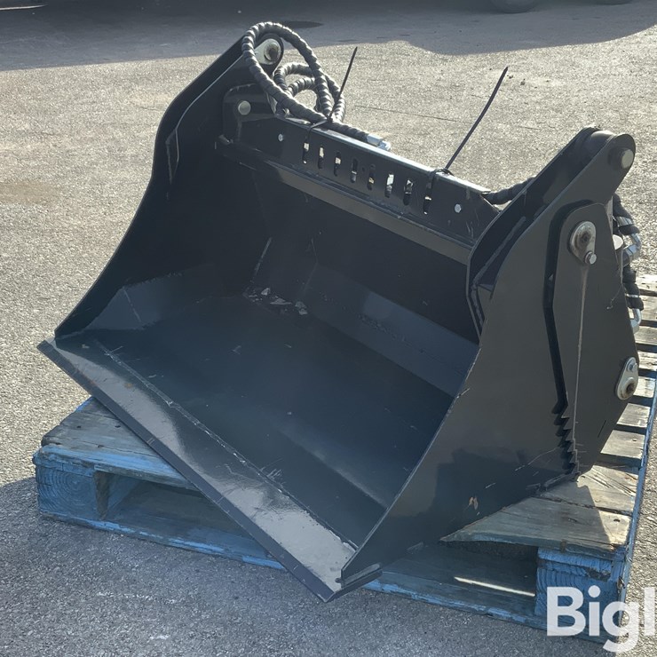 2025 Giyi GY-XKH39F Mini Skid Steer Loader 4-In-1 Bucket