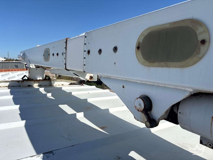 2006-international-durastar-4300-image-46