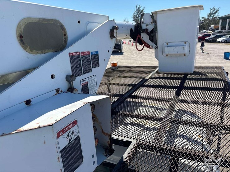 2006-international-durastar-4300-image-50