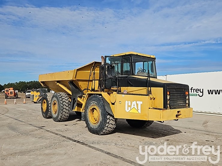 2008-caterpillar-d250e-image-7