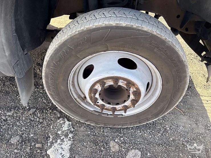 2014-ford-f550-image-45