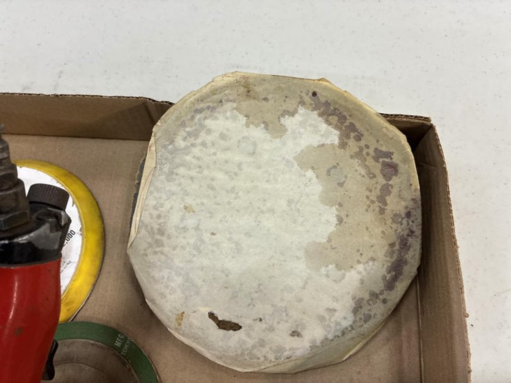 #115326-•-box-of-air-sanders-image-7