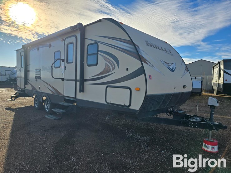 2015-keystone-bullet-272bhs-travel-trailer-image-3