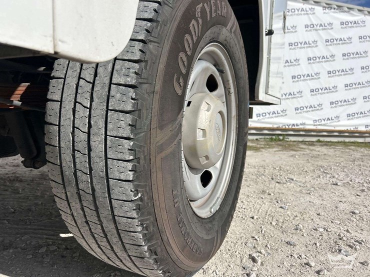 2015-ford-f350-image-25