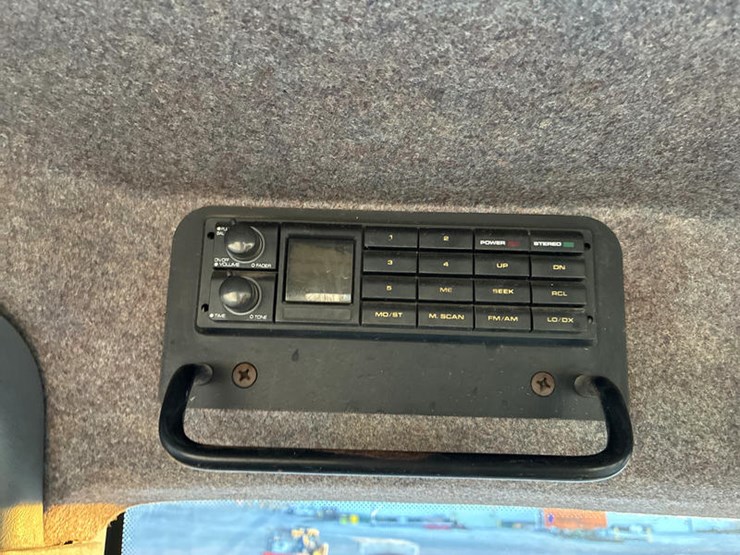 new-holland-8870-image-64