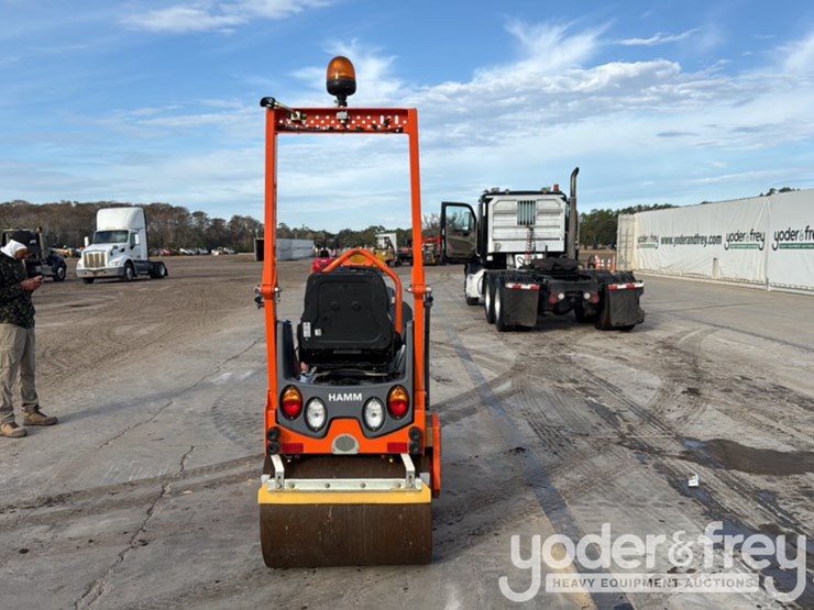 2021-hamm-hd8vv-image-14