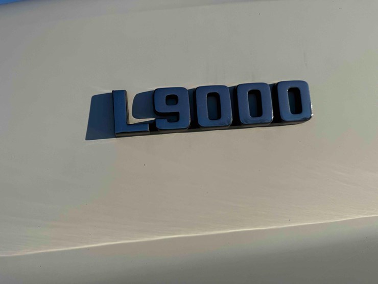1996-ford-l-image-2