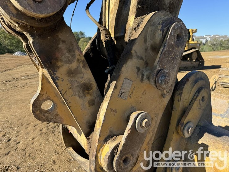 caterpillar-349-image-13