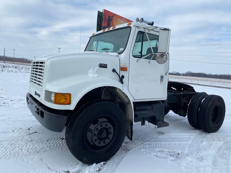 2001-case-ih-4900-image-7