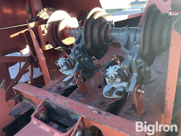 1989-hesston-4650-image-13