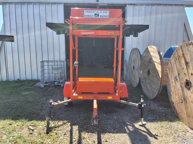 #314-•-protectoflash-multifunction-solar-arrow-board-image-2