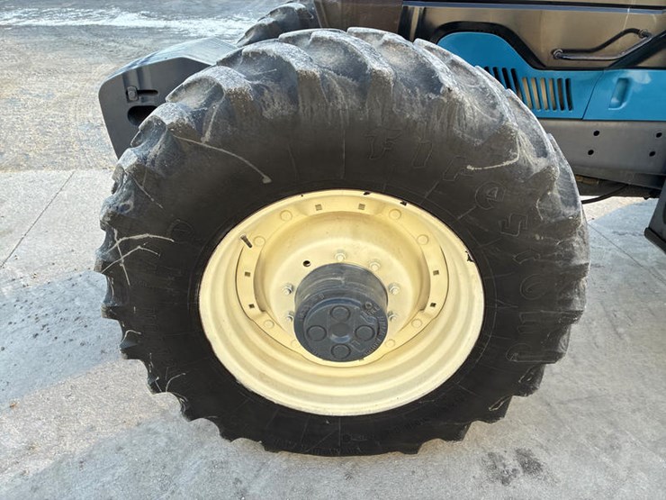 new-holland-8870-image-34