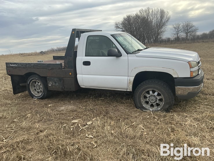 2005-chevrolet-silverado-2500-image-4