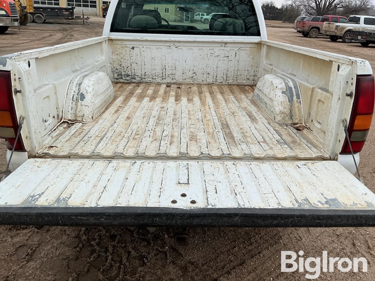 2001-chevrolet-silverado-1500-image-19