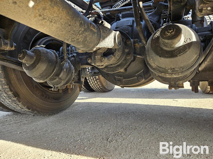 2017-freightliner-cascadia-125-image-12