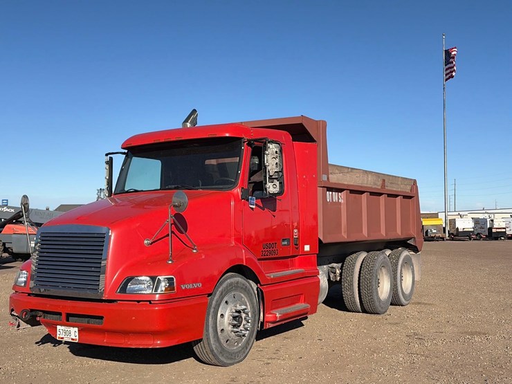 1999-volvo-vnl42t-dump-truck-image-1