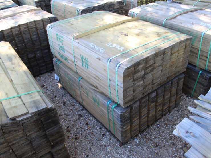 #24652-•-2-bundles-of-5/8in-x-6ft-fence-boards-image-1