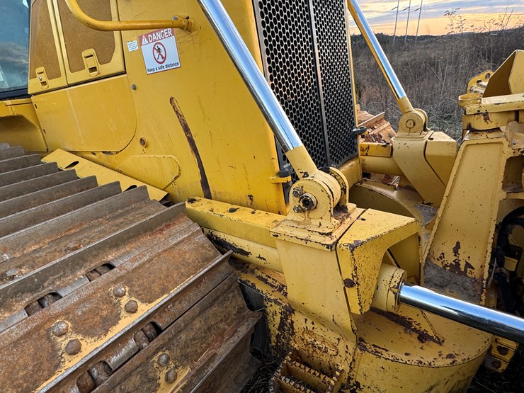 komatsu-d65px-image-28