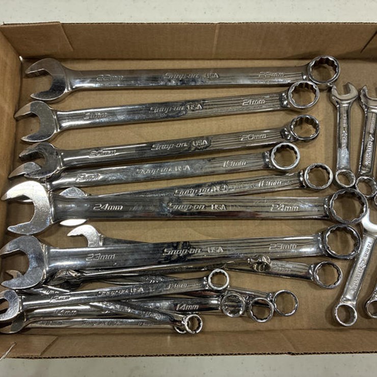 #115310 • 15 SNAP ON METRIC WRENCHES