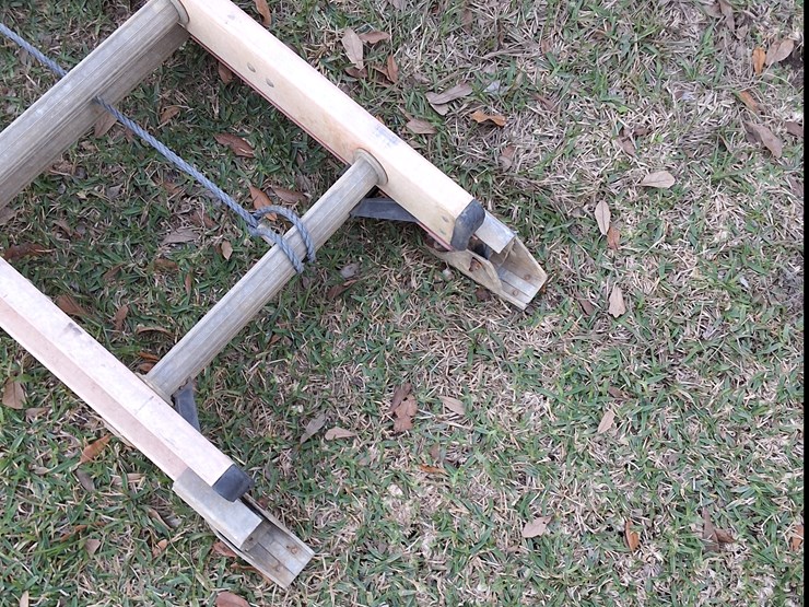 #328-•-lot-of-2-werner-extension-ladders-image-3