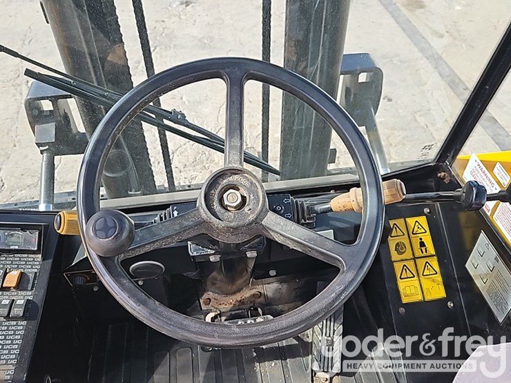 2015-jcb-926-image-40