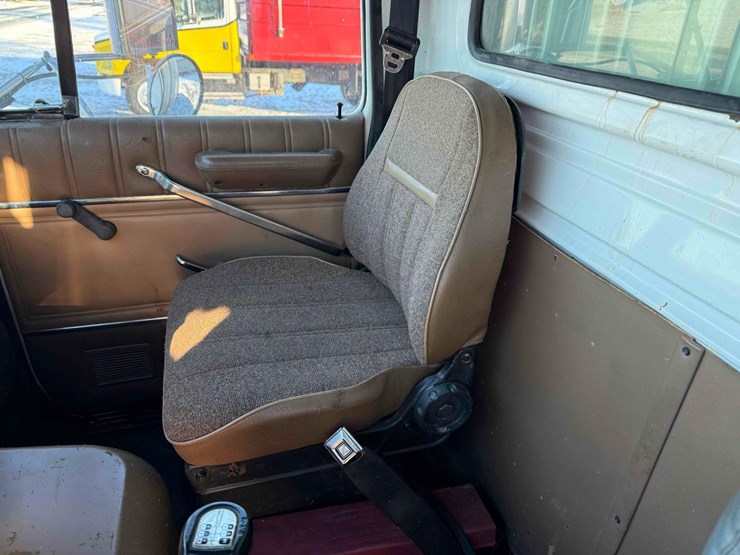 1996-ford-l-image-43