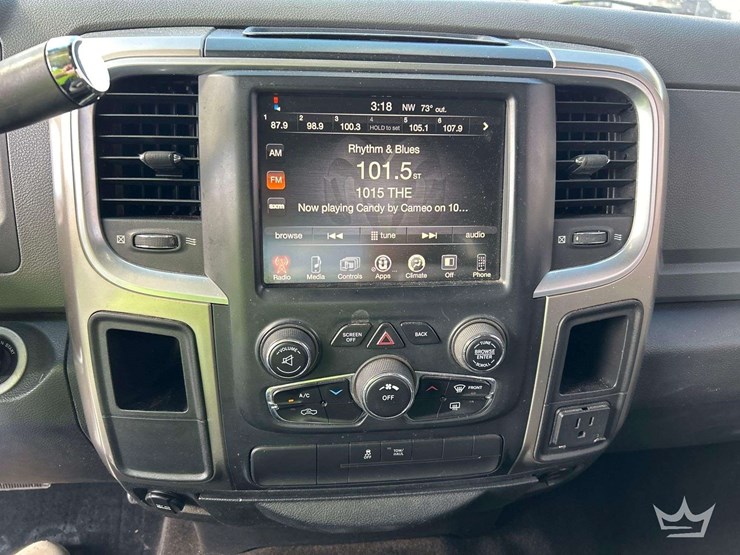 2013-dodge-1500-image-18