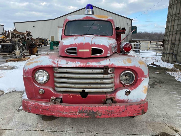 1949-ford-f7-firetruck-image-2