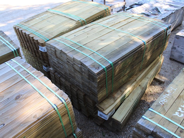 #24687-•-2-bundles-of-5/8in-x-6ft-fence-boards-image-1