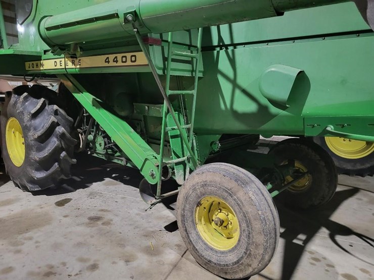 john-deere-4400-image-4