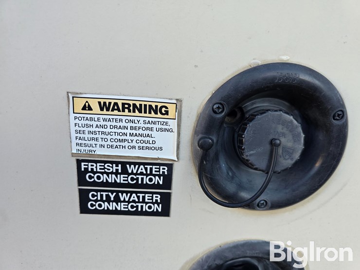 2015-keystone-bullet-272bhs-travel-trailer-image-18