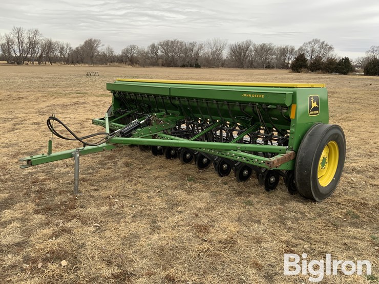 john-deere-8300-image-1