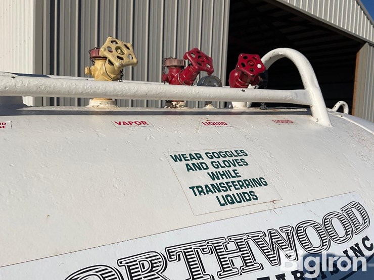 1977-chemi-trol-1000-gal-nurse-tank-on-duo-lift-running-gear-image-17