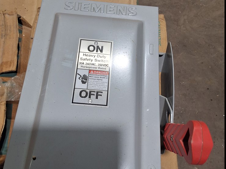 #338-•-lot-of-fused-safety-switches-image-3