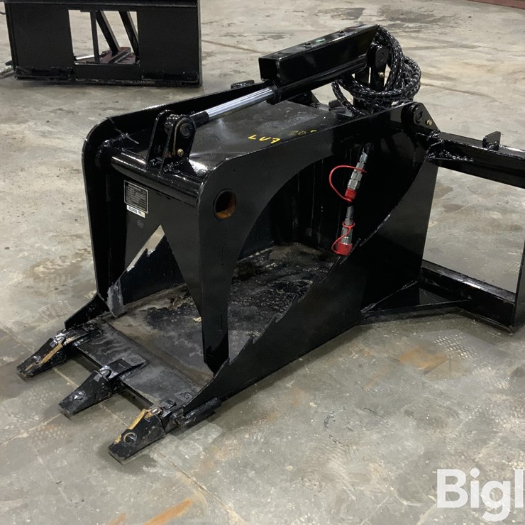2025 GIYI SGB20 Skid Steer Stump Grab Bucket