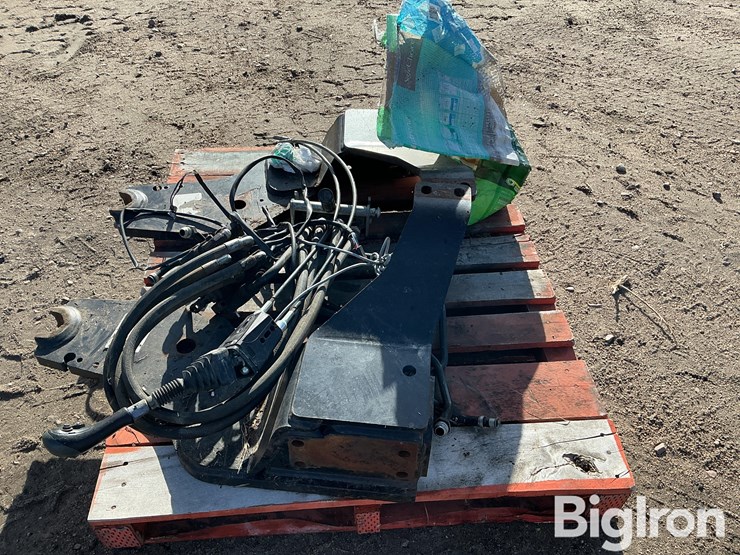 2010-new-holland-820tl-image-17