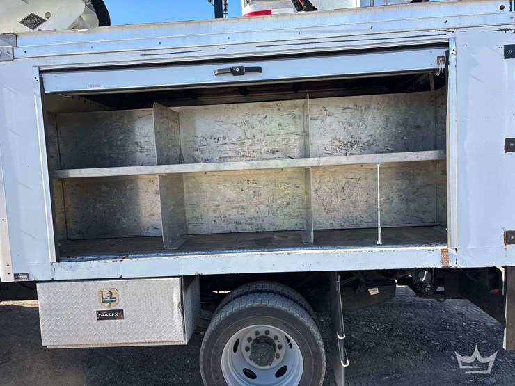 2017-ford-f550-image-27