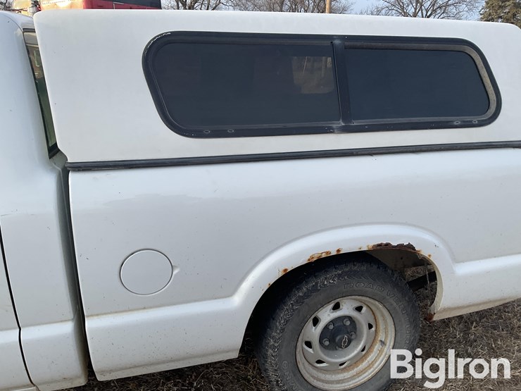 2002-chevrolet-s10-image-17