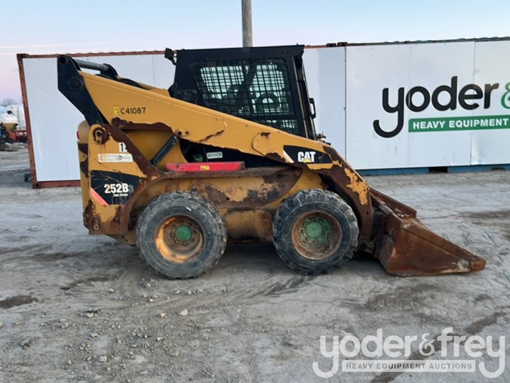 2012-caterpillar-252b3-image-7