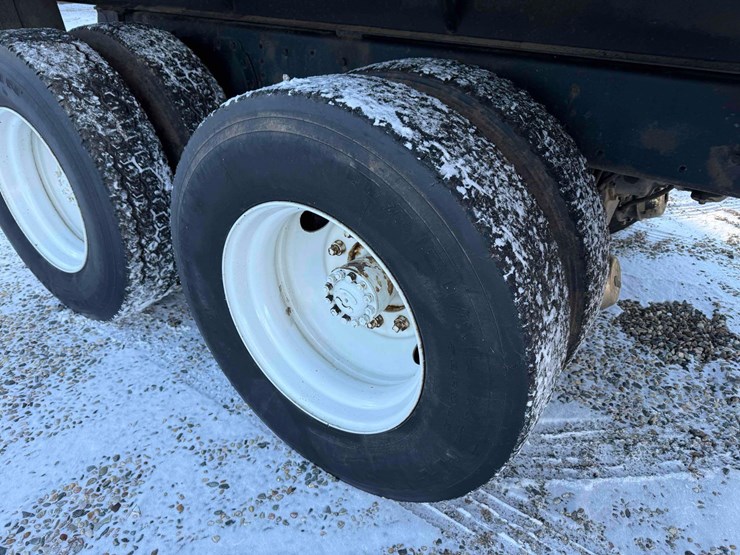 1984-freightliner-fl70-image-22