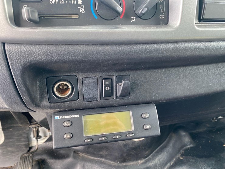 2018-hino-338-image-28