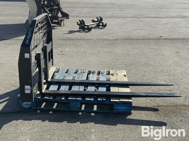 2025-giyi-60"-skid-steer-pallet-forks-&-mast-assembly-image-4