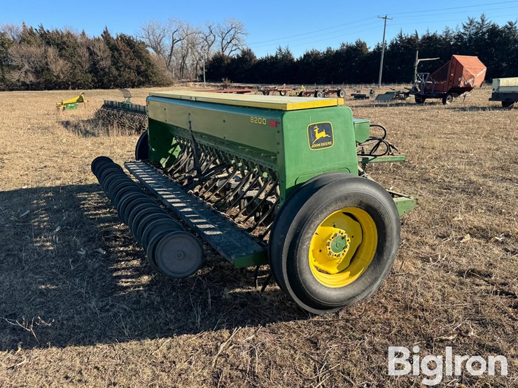 john-deere-8200-image-5