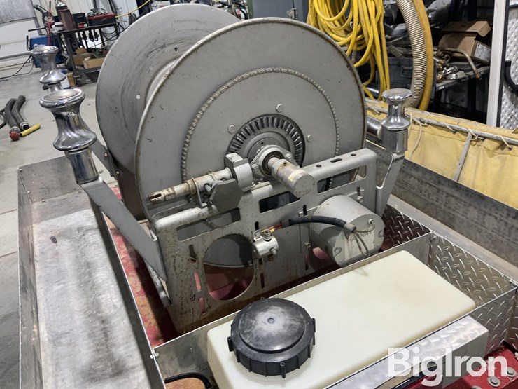 fiberglass-water-tank-w/electric-motor-image-10