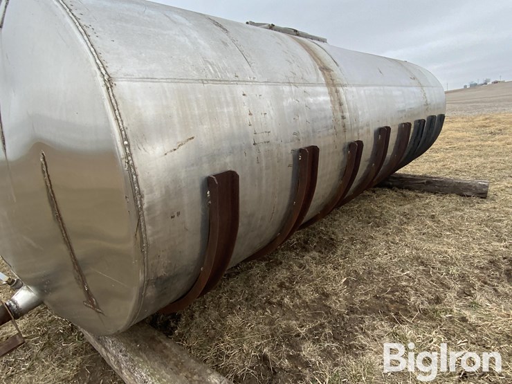 3300-gallon-horizontal-stainless-steel-fertilizer-tank-image-9