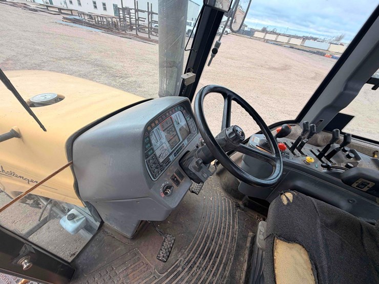 2005-challenger-55-track-tractor-image-11