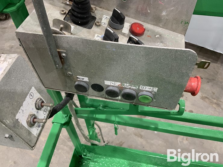 2016-skyjack-sj8841rt-image-12