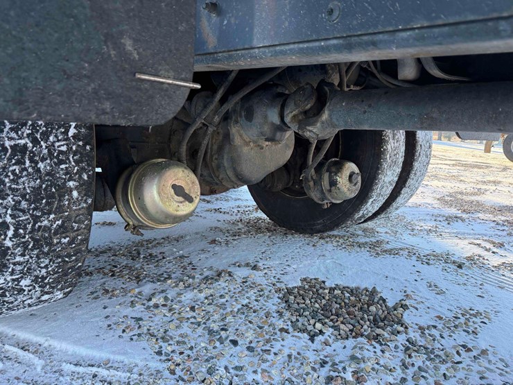 1984-freightliner-fl70-image-21