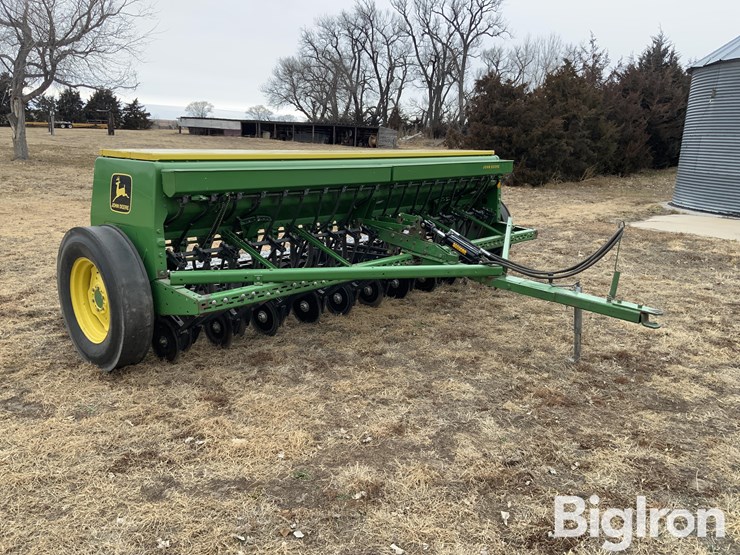 john-deere-8300-image-3